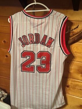 95 96 Mitchell& ness Jordan jersey nwt very nice very colectabl